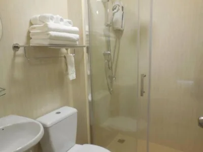 Guest House, shared pool, private bathroom and kitchen – Photos 8